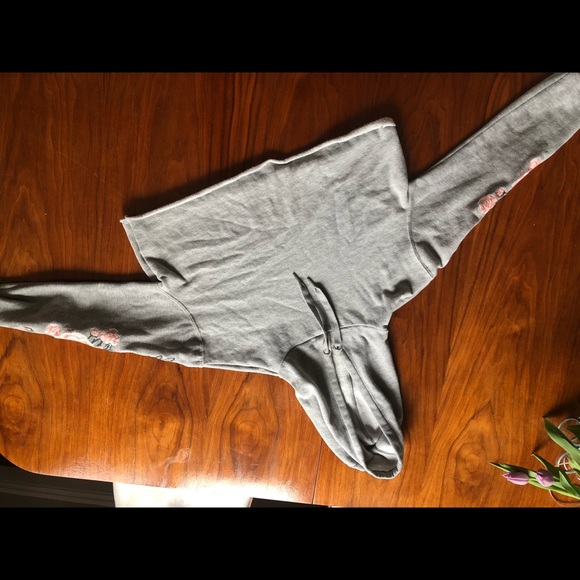 Cropped Hoodie - Picture 2 of 7